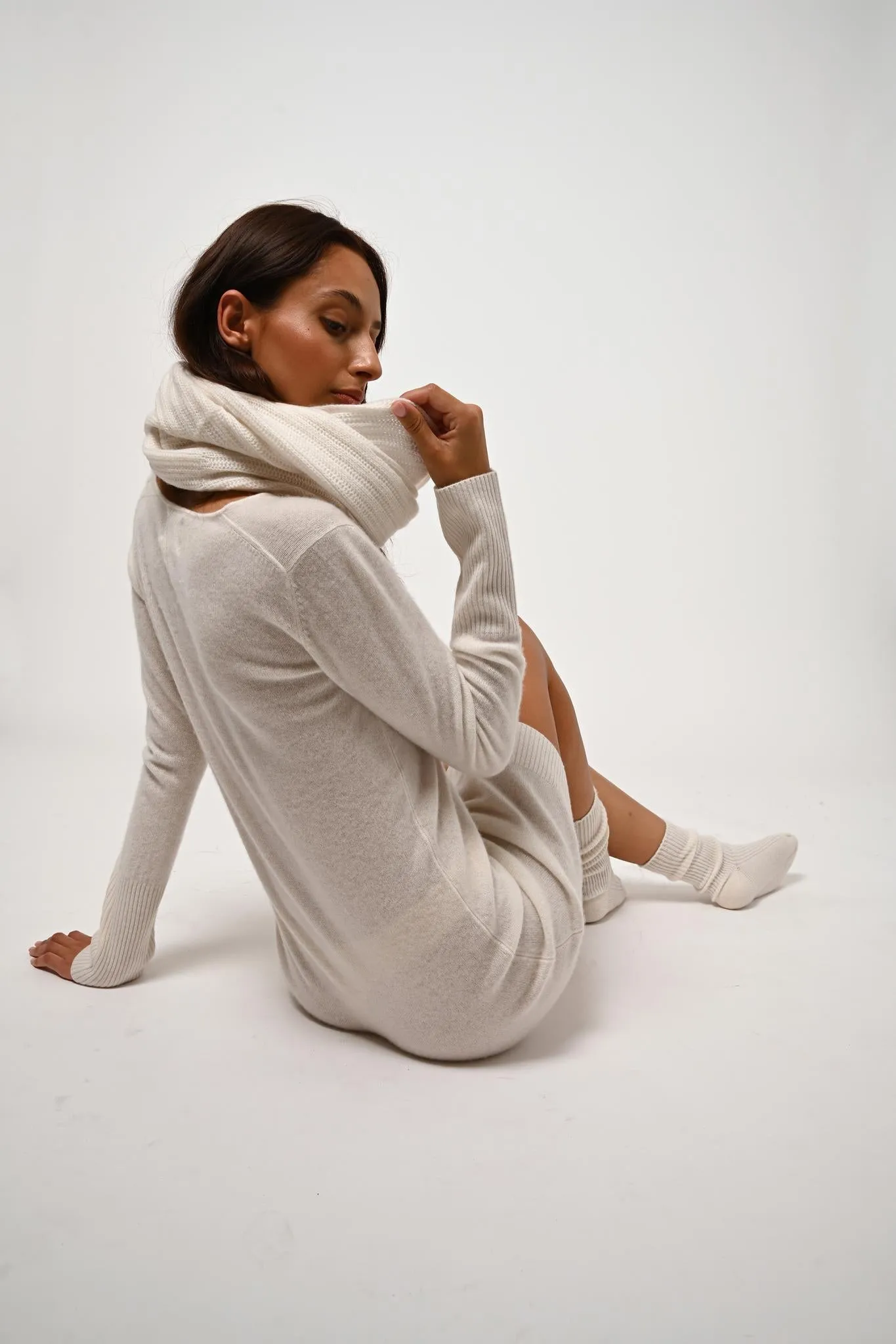 CAPELET robe col v ivoire 100% cachemire